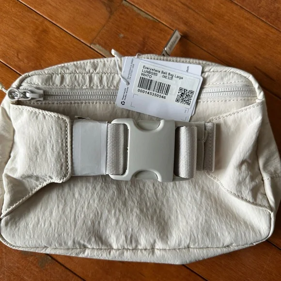 Brand NWT - Lululemon Cream Everywhere Belt Bag - Large - Picture 2 of 2